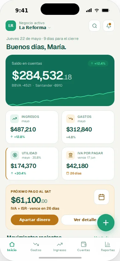Vista del panel de Klavstein en un celular, mostrando saldo, ingresos, gastos y próximos pagos al SAT